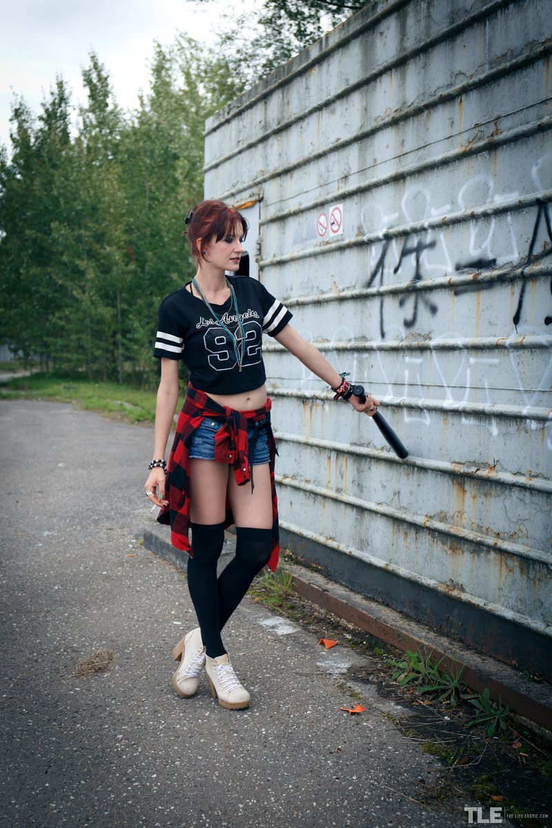 Александра, 22